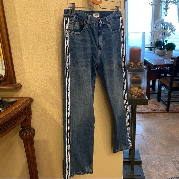 TOMMY HILFIGER Blue Girlfriend Crop Distressed Ripped Jeans Size 27 - Picture 2 of 12